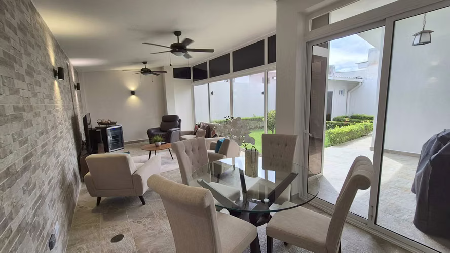 VENTA DE CASA EN PH LOS SENDEROS EN COSTA VERDE PANAMÁ OESTE