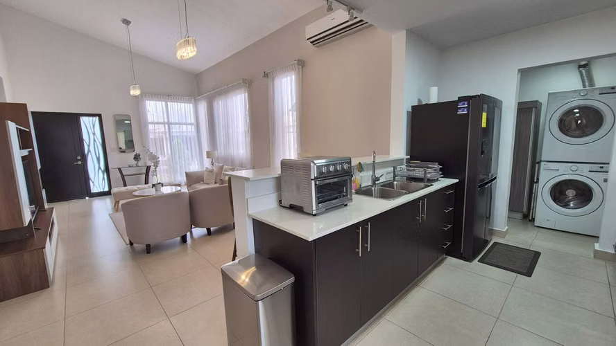 VENTA DE CASA EN PH LOS SENDEROS EN COSTA VERDE PANAMÁ OESTE