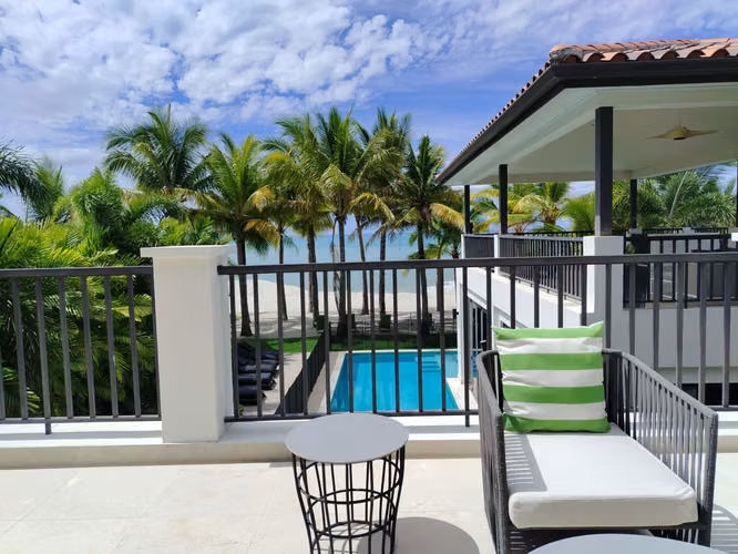 Se Vende Casa en Velamar, Buenaventura (Frente Al Mar)