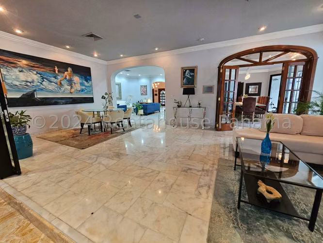 CASA EN VENTA EN ALTOS DEL GOLF - EXCLUSIVA - REMODELADA - Imagen 9