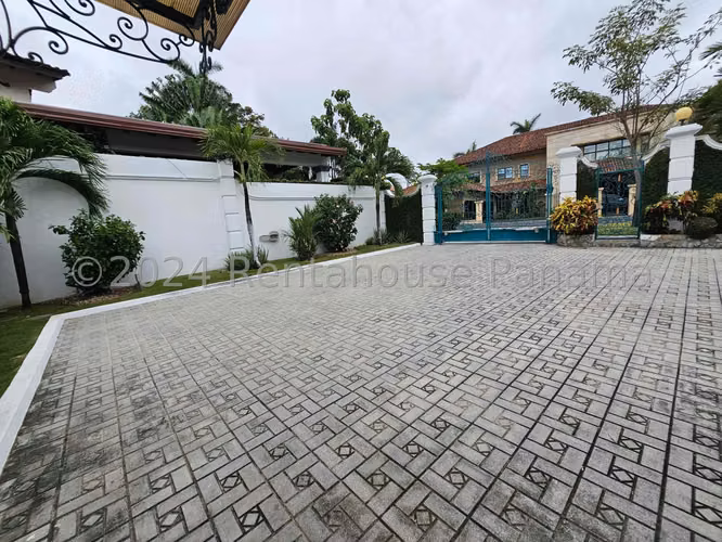 CASA EN VENTA EN ALTOS DEL GOLF - EXCLUSIVA - REMODELADA - Imagen 19