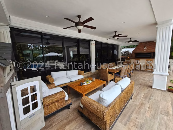 CASA EN VENTA EN ALTOS DEL GOLF - EXCLUSIVA - REMODELADA - Imagen 5
