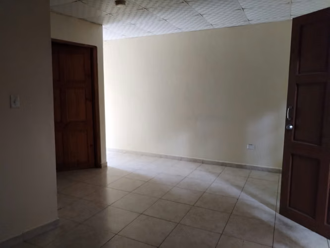 LA CHORRERA  SE ALQUILA  APARTAMENTO CALLE MATUNA, A 1 MINUTO DE AVE. LIBERTADOR