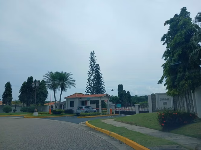 Hermosa Residencia amoblada en Summer Hill – Costa Verde - Imagen 17