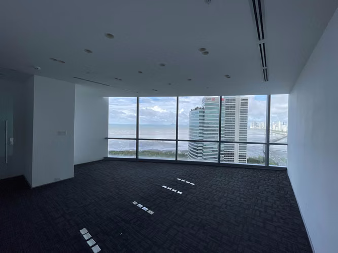 Oficina en Alquiler en Financial Park – Costa del Este – 292 m²