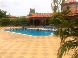 Venta de Casa con 230m2 en Versalles PH Versalles I 26-2093SR