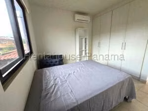 Venta de Casa con 230m2 en Versalles PH Versalles I 26-2093SR
