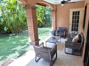 Venta de Casa con 230m2 en Versalles PH Versalles I 26-2093SR