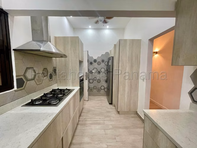 Venta de Casa en Villa de las Fuentes  Mts2: 241.41 PD