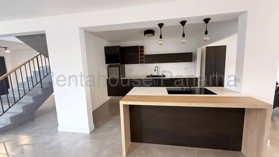 Venta de Moderna Casa en Betania Mts2: 229 PD