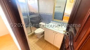 Venta de Casa con 365m2 en Costa del Este PH Costa Dorada 24-7868SR