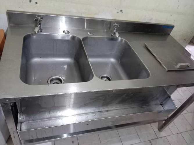 ASADOR WEBER Y LAVAPLATOS