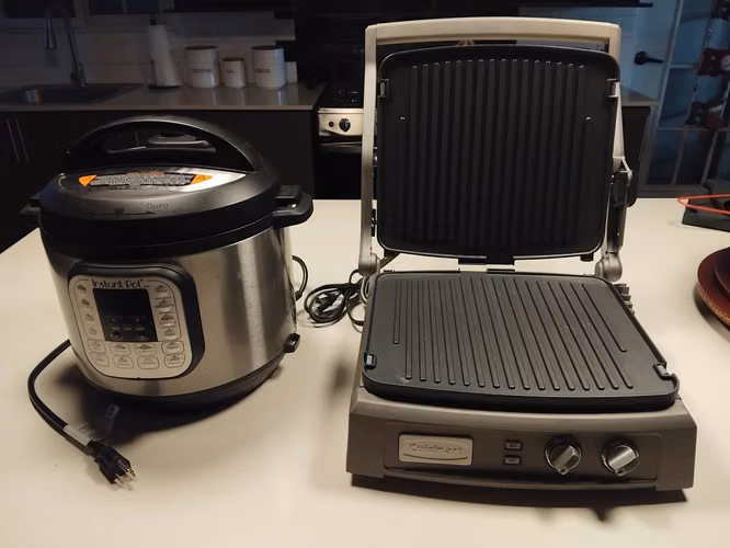 COMBO - PLANCHA Y ASADOR + OLLA DE PRESION