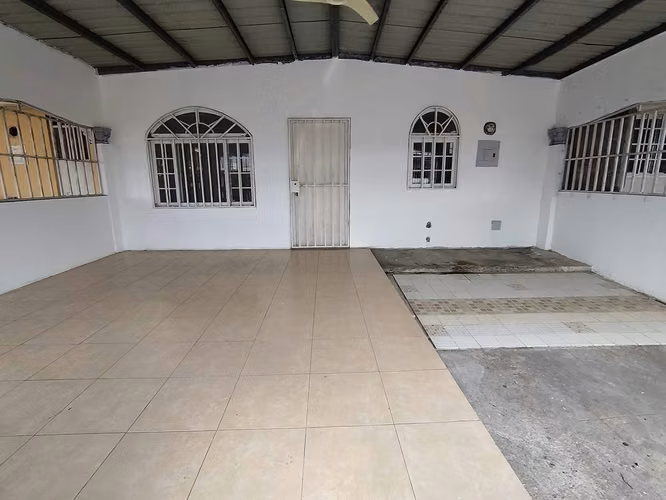 Casa de 2 Recámaras en La Siesta Tocumen - 150m2 de Terreno - SIN HIPOTECA