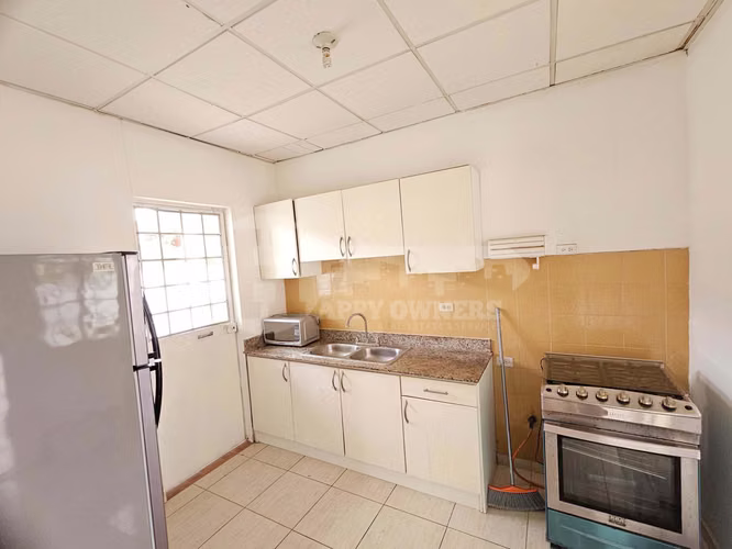 Alquiler de casa amoblada en Brisas de Guayacanes, Chitré