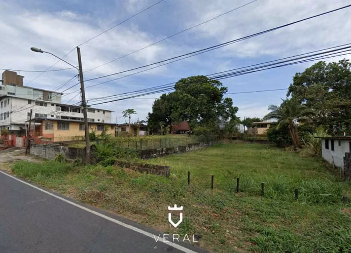 Se vende terreno comercial de 600m2 en Parque Lefevre (AB)