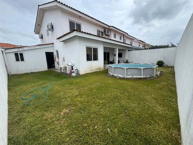 Se Vende casa en Res, Quintas de Versalles - Juan Díaz.