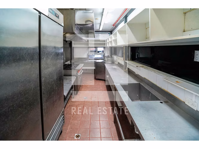 Alquiler de Local en Plaza Spot 74 - Imagen 3