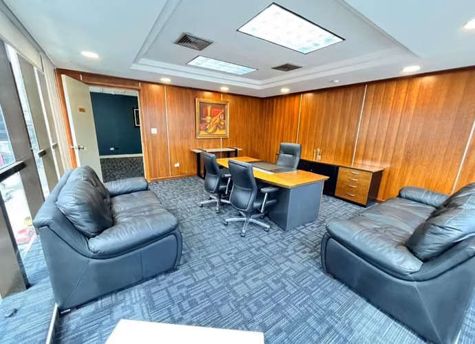 OFFICE FOR RENT IN CALLE 50