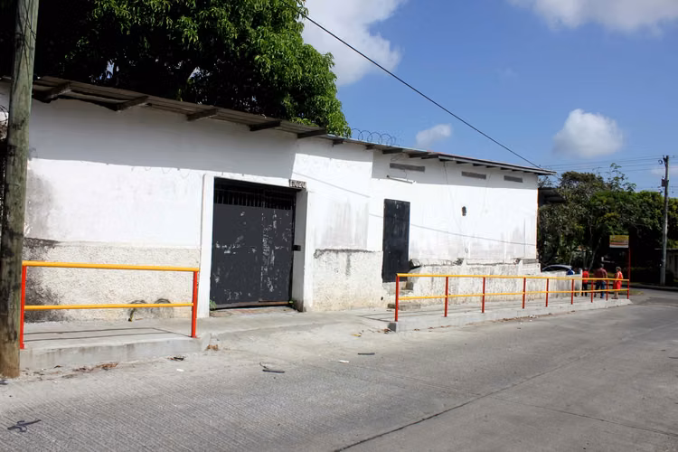 CIUDAD BOLIVAR LOCAL COMERCIAL EN VENTA