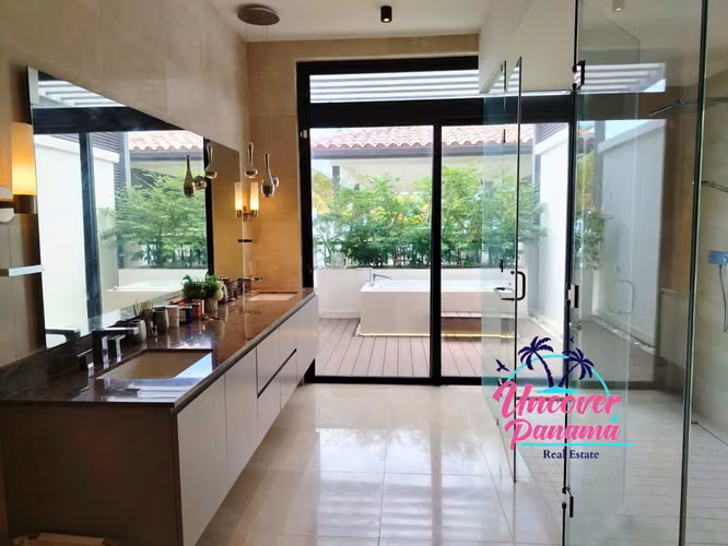 Residencia de Lujo en Velamar Village
