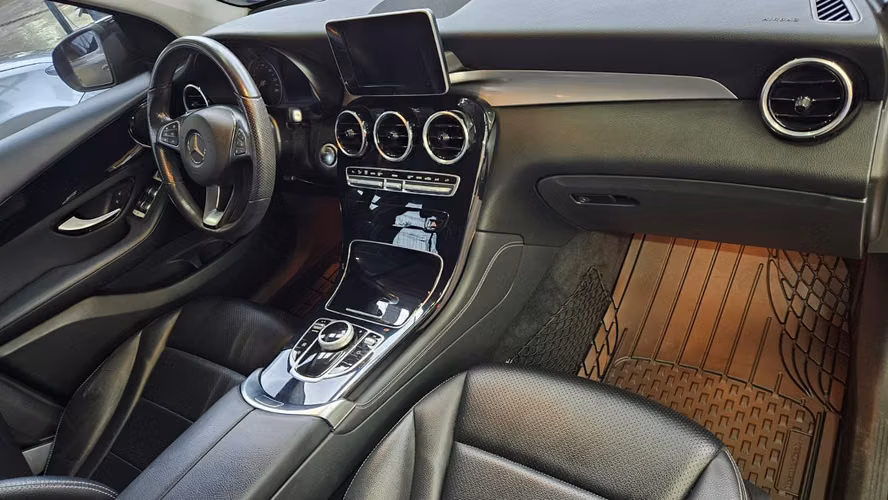 Mercedes Benz GLC200 DEL 2019 EXCELENTE CONDICIONES
