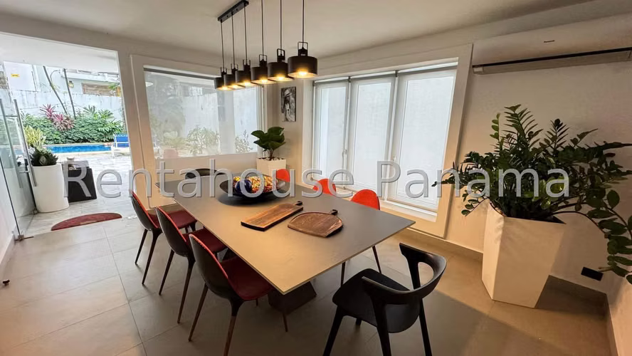 Vendo Casa Remodelada en Obarrio 26-3561GG