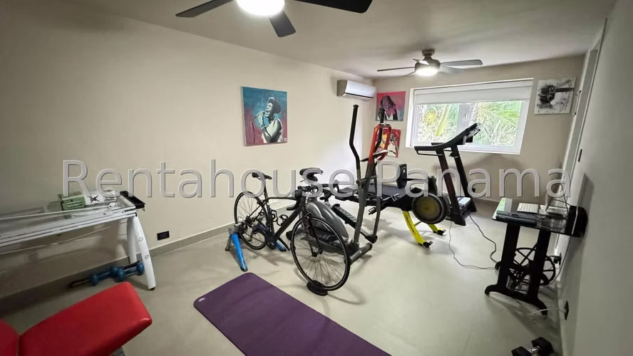 Vendo Casa Remodelada en Obarrio 26-3561GG