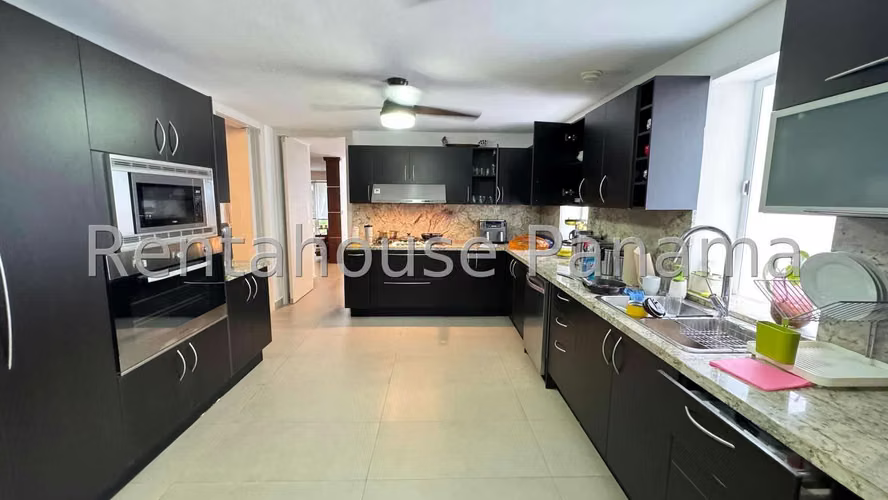 Vendo Casa Remodelada en Obarrio 26-3561GG