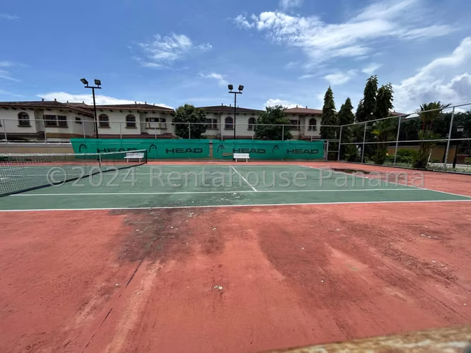 Vendo Casa a Estrenar Modelo Miranda en PH El Doral, Costa Sur 24-2108GG