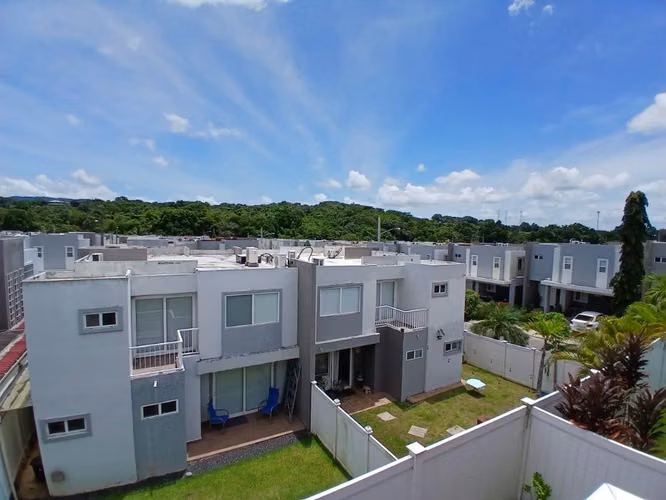 Venta de Casa Paseo del Norte Brisas del Golf PH Victoria