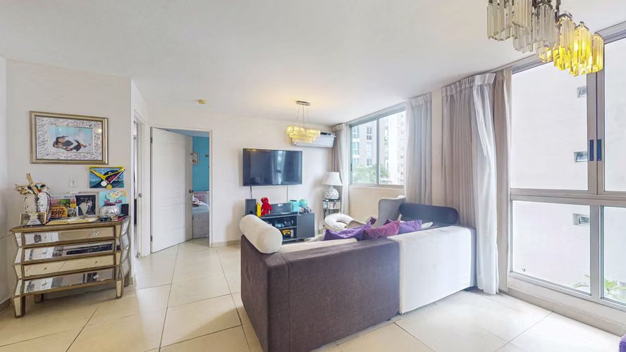 Venta de cómodo apartamento con acceso directo al Parque Omar en Green Point - Carrasquilla