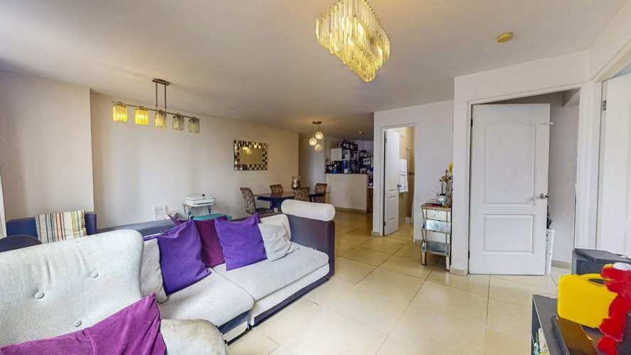 Venta de cómodo apartamento con acceso directo al Parque Omar en Green Point - Carrasquilla