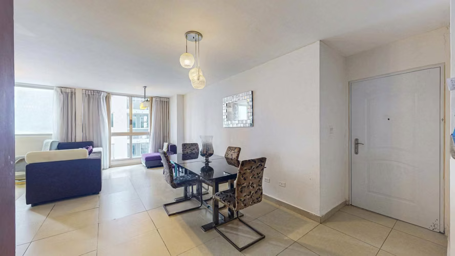 Venta de cómodo apartamento con acceso directo al Parque Omar en Green Point - Carrasquilla