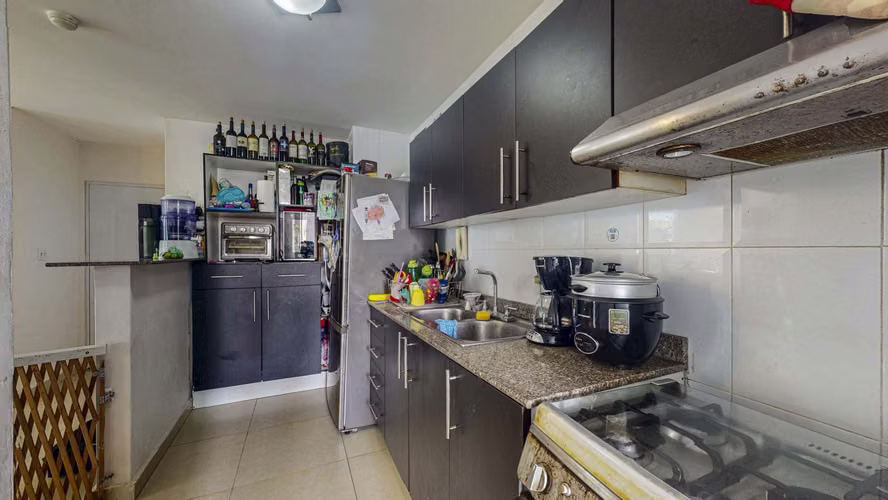Venta de cómodo apartamento con acceso directo al Parque Omar en Green Point - Carrasquilla