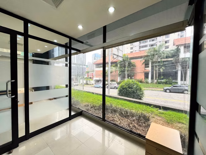 Alquiler de Local Comercial en Bella Vista, Calle 50, 488m²