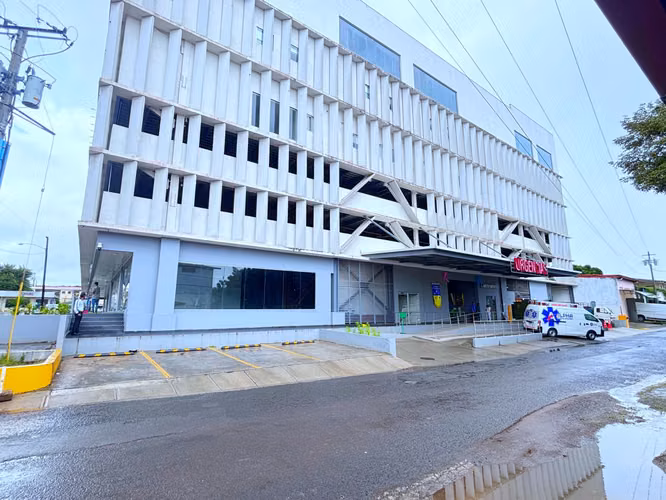 SE VENDE o ALQUILA-LOCAL 200 m² – MEDICAL PLAZA, CHITRÉ (HERRERA) - PRG-02