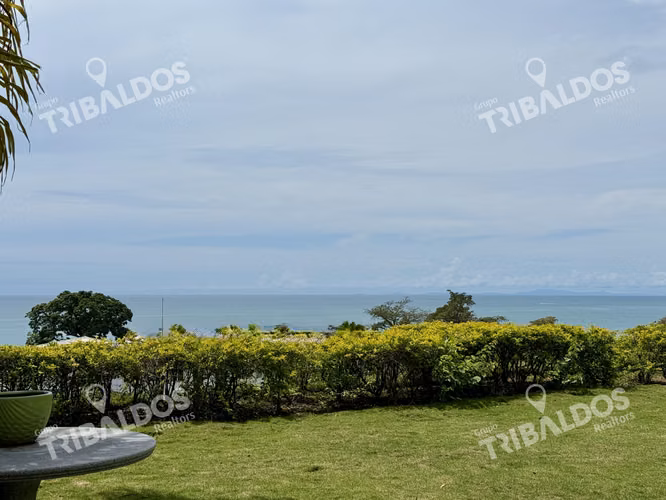 Venta de Casa en Bijao, con vista al mar