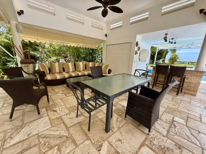 Venta de Casa en Bijao, con vista al mar