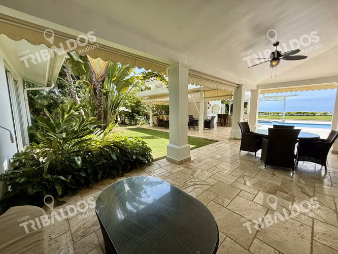 Venta de Casa en Bijao, con vista al mar