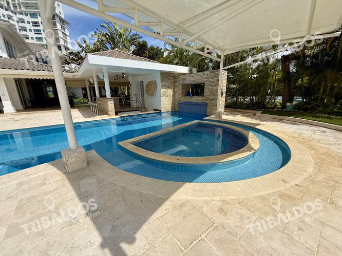 Venta de Casa en Bijao, con vista al mar