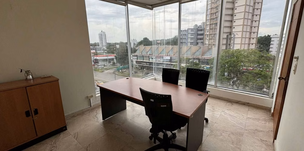 Alquiler de Edificio en Tumba Muerto, 1,000 m²