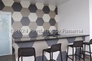 Venta de Apartamento con 81m2 en Via España PH Metropolitan Park 26-3747SR