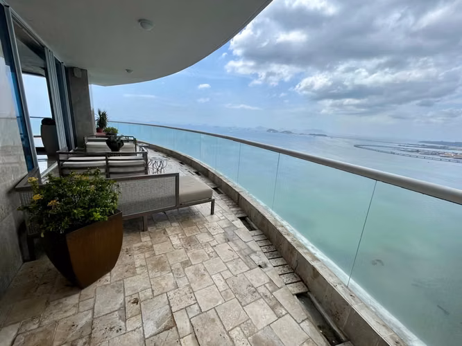 Se Vende Imponente apartamento en PH The Point - Punta Pacífica.