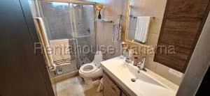 Venta de Apartamento con 145m2 San Francisco PH The Regent 26-3730SR