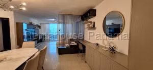 Venta de Apartamento con 145m2 San Francisco PH The Regent 26-3730SR