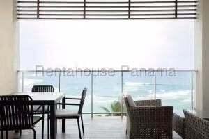 Venta de Apartamento con 194m2 en Maria Chiquita PH Playa Escondida 26-3381SR