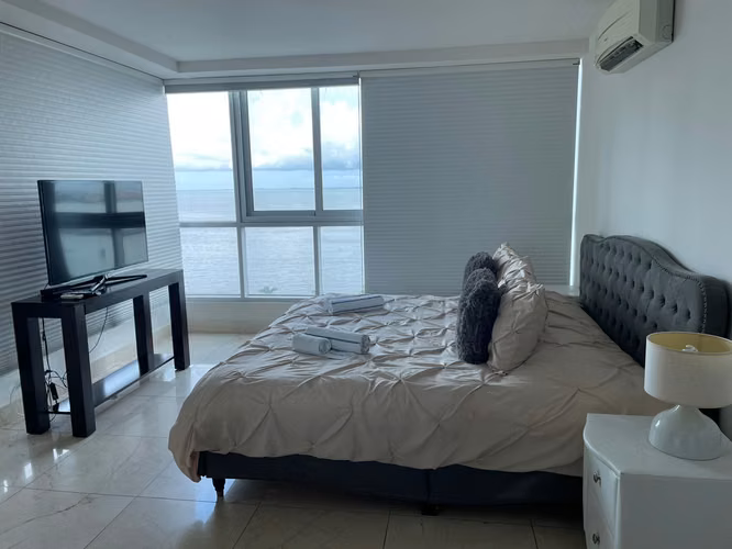 For rent Se alquila apartamento Ave Balboa F MAR - Imagen 4