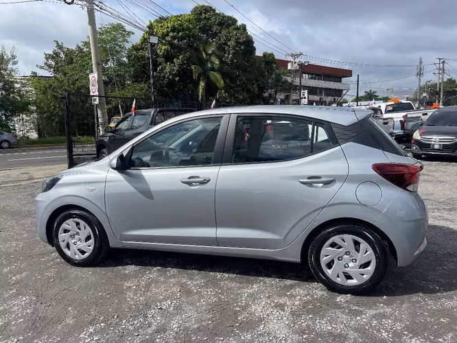 HYUNDAI GRAND I10 2025 AUTOMATICO