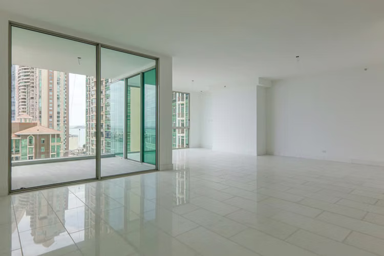 Apartamento Espacioso con Vistas Panorámicas al Océano en Pacific Point 400